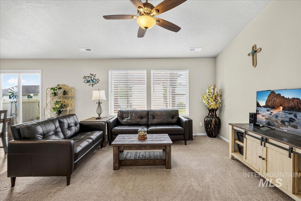 Photo of 243 W Snowy Owl St, Kuna, ID 83634 (MLS # 98995882)