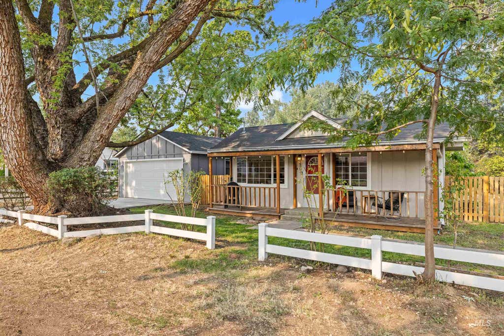 Photo of 2505 S Annett St, Boise, ID 83705 (MLS # 98995744)