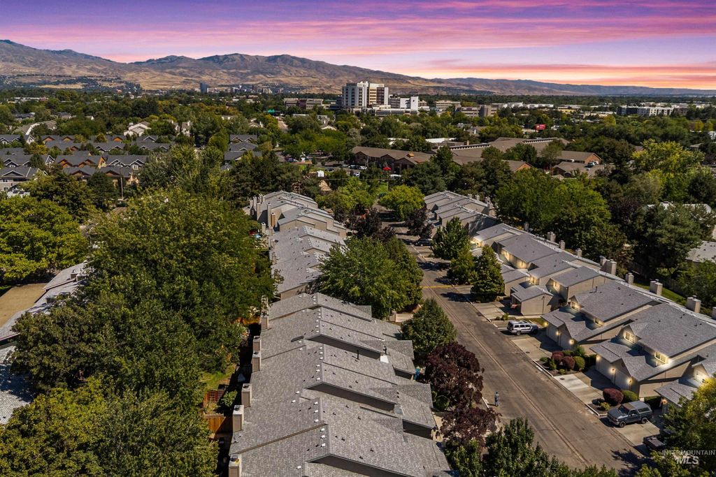 Photo of 6932 W Irving Ln, Boise, ID 83704 (MLS # 98964773)