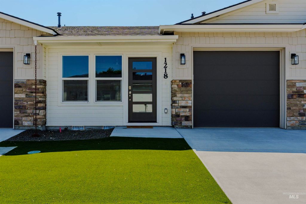 Photo of 1218 Phillips Circle, Ontario, OR 97914 (MLS # 98962204)