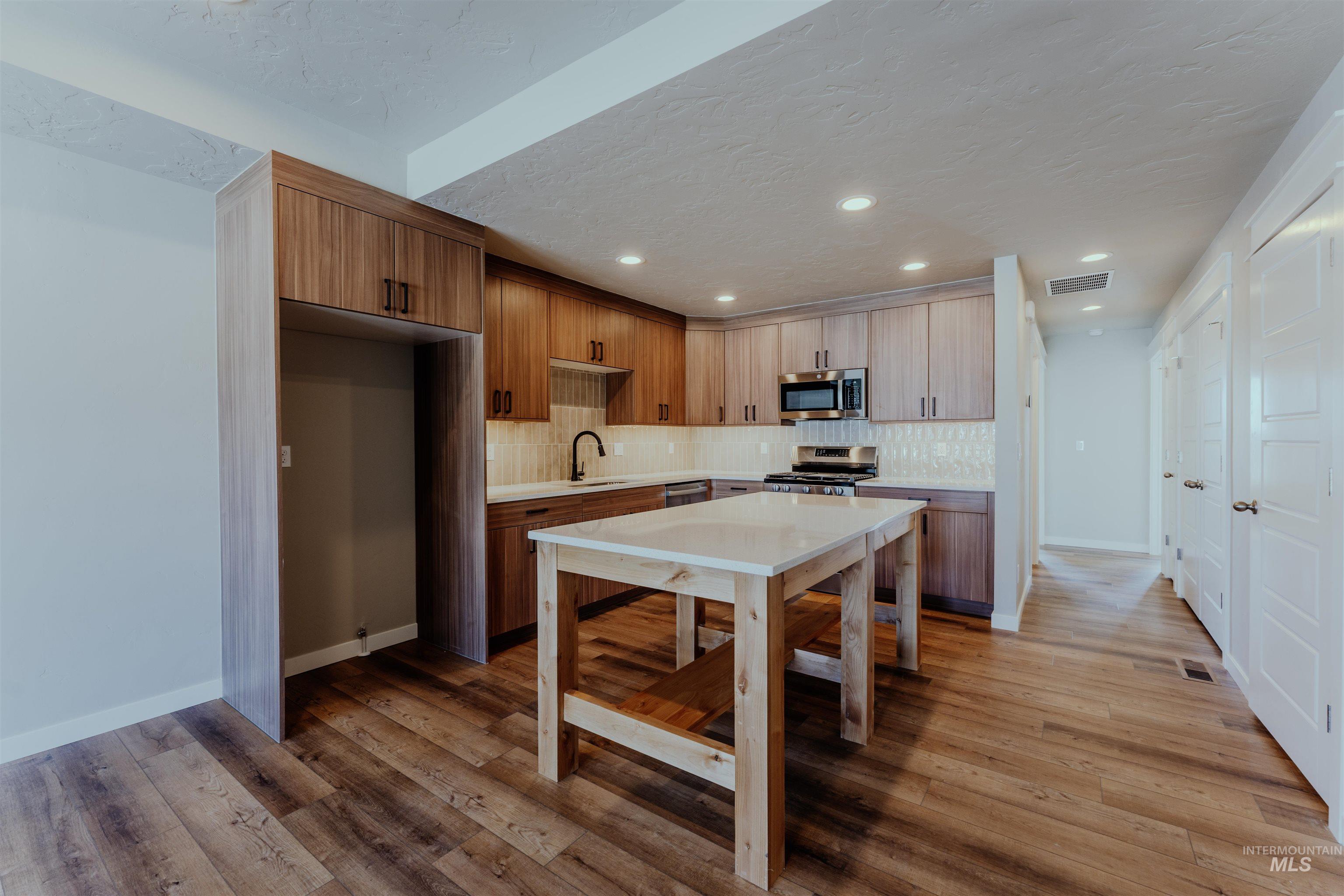 1218 Phillips Circle