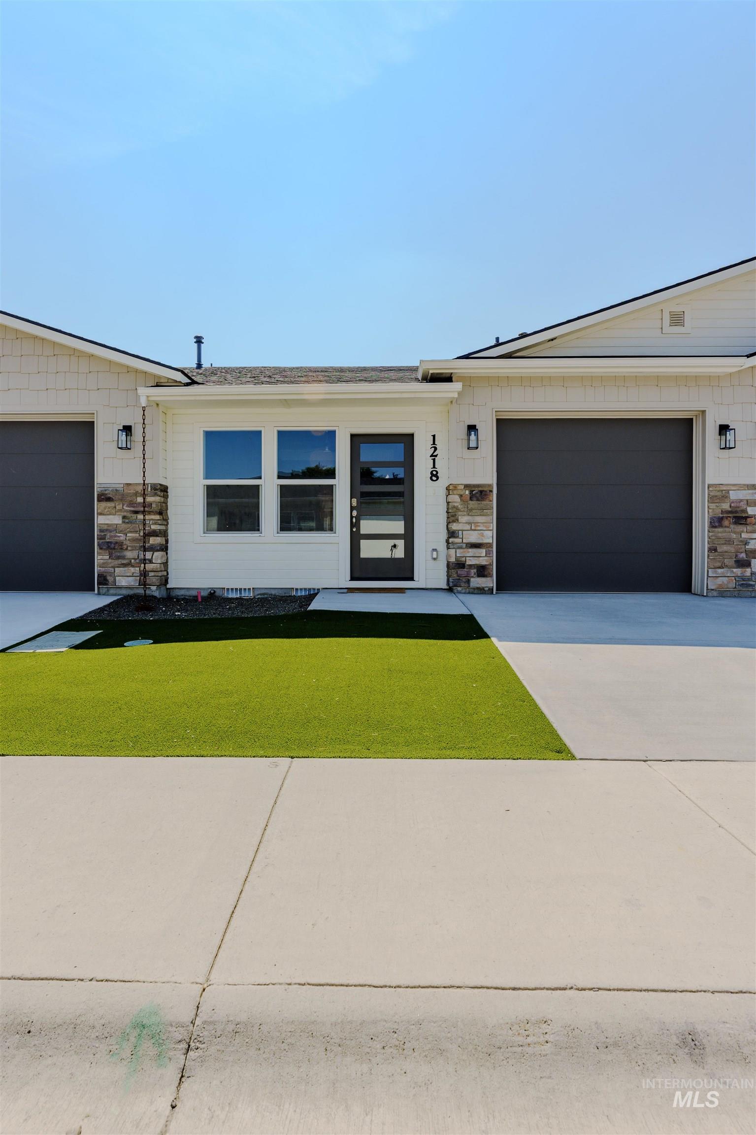 1218 Phillips Circle