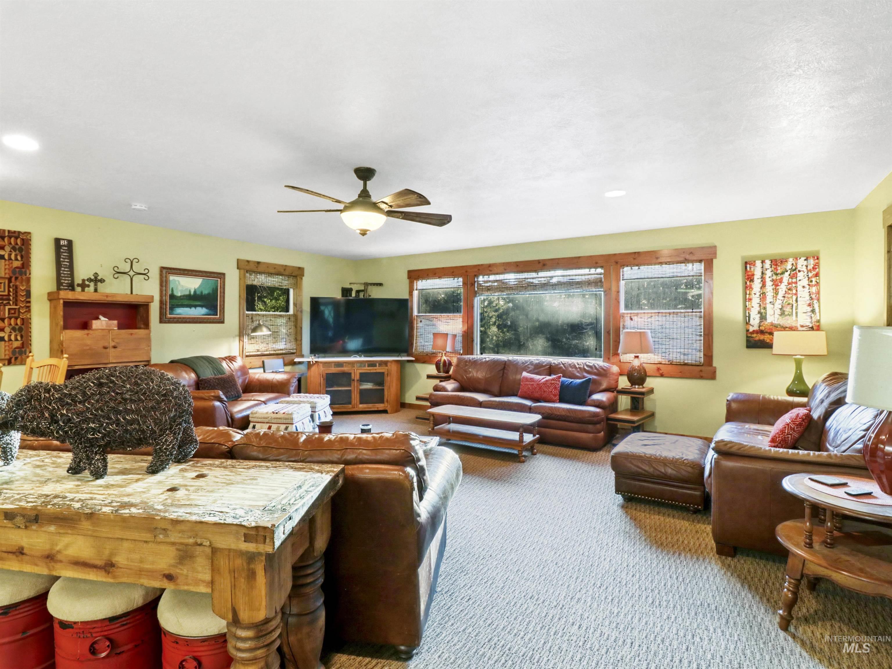 605 West Mountain Road