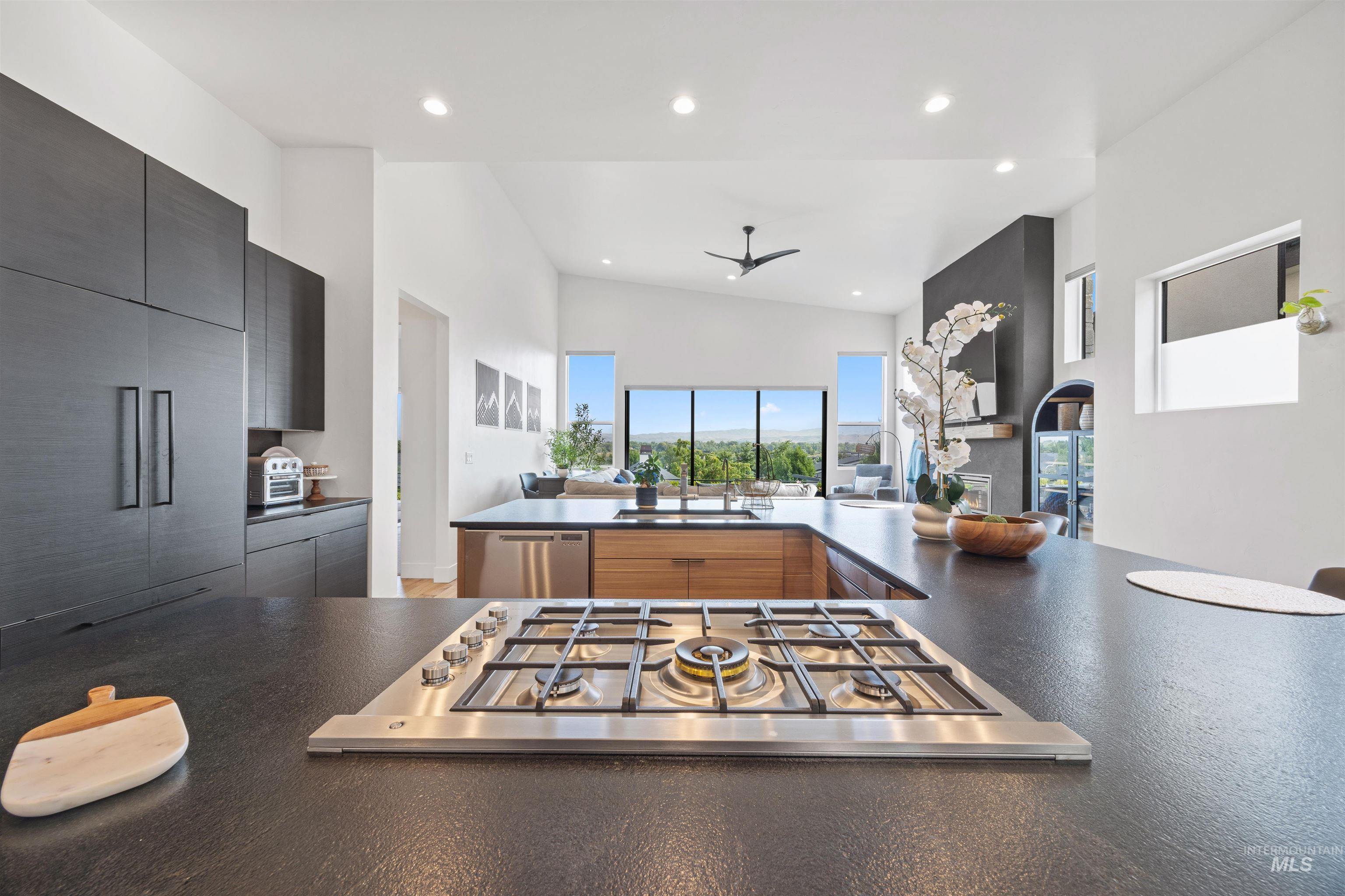 764 E Ashbourne Lane