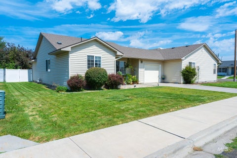 Photo of 1861 Arcata Way, Ontario, OR 97914 (MLS # 98999172)