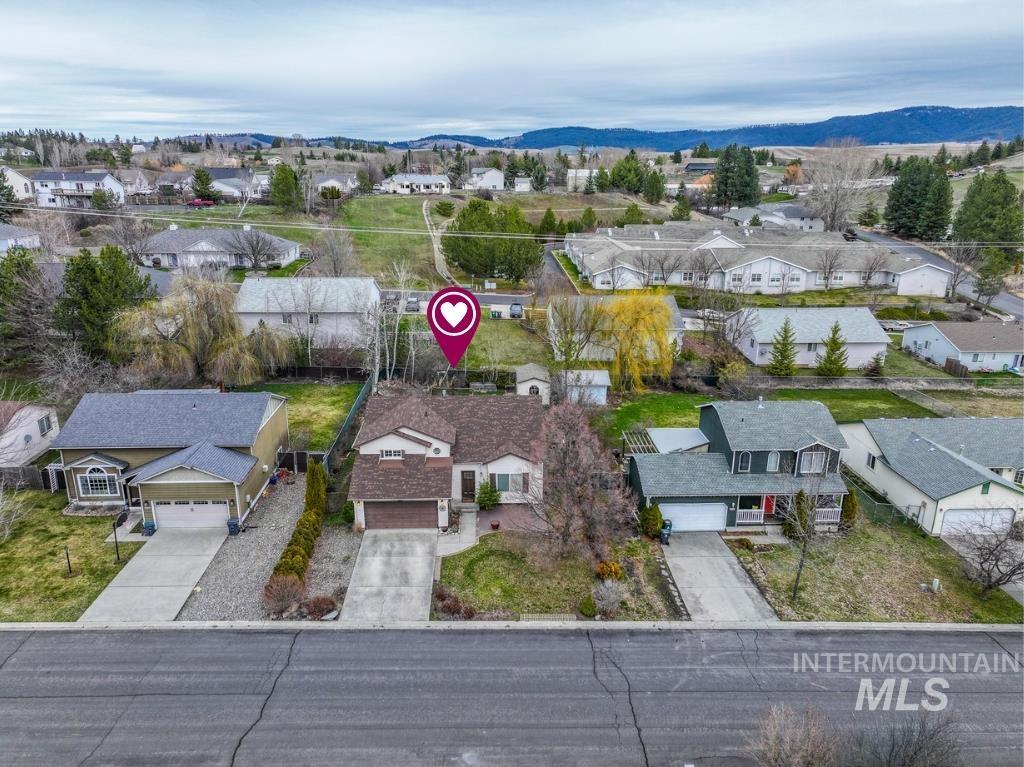 Photo of 426 Quail Run Dr, Moscow, ID 83843 (MLS # 98994409)