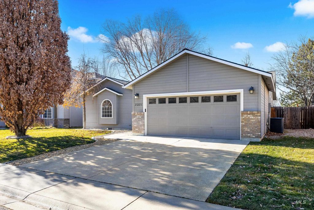 Photo of 3237 S Holden Ave, Boise, ID 83706 (MLS # 98974527)