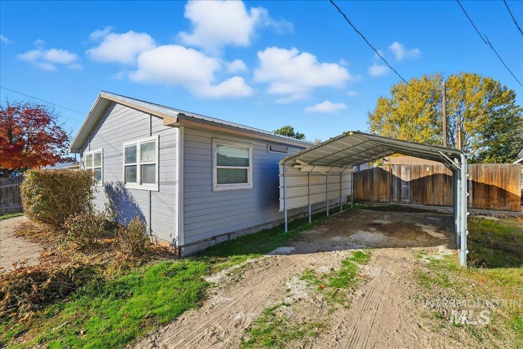 Photo of 185 N Main St, Star, ID 83669 (MLS # 98965894)