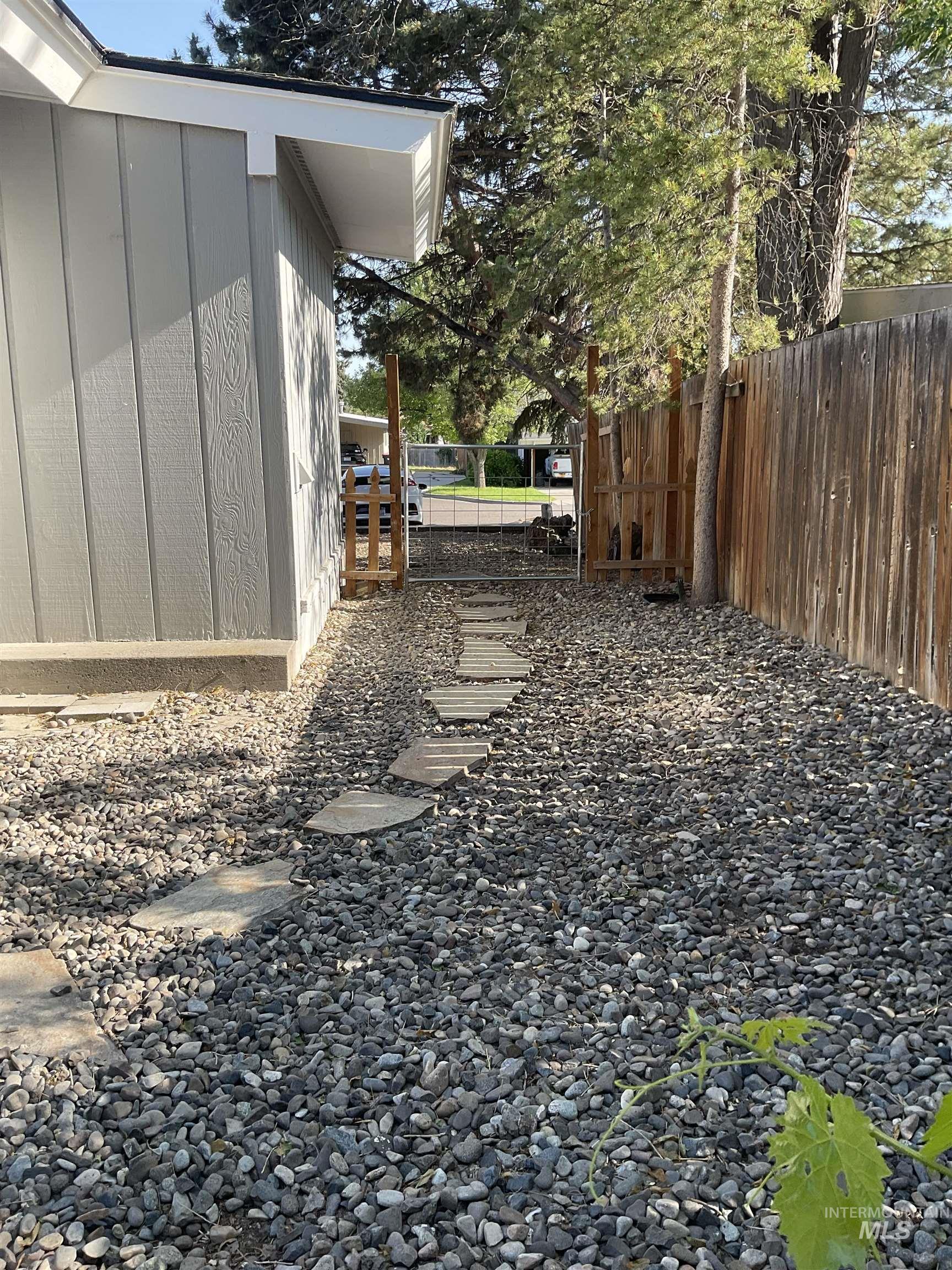 2041 Sunrise Circle
