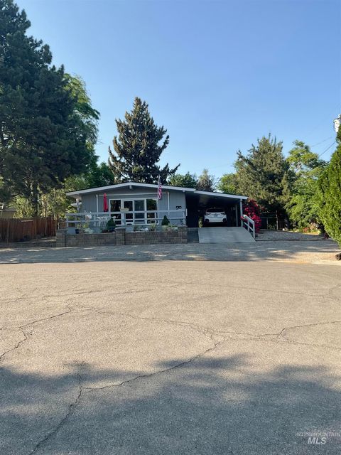2041 Sunrise Circle Twin Falls ID 83301