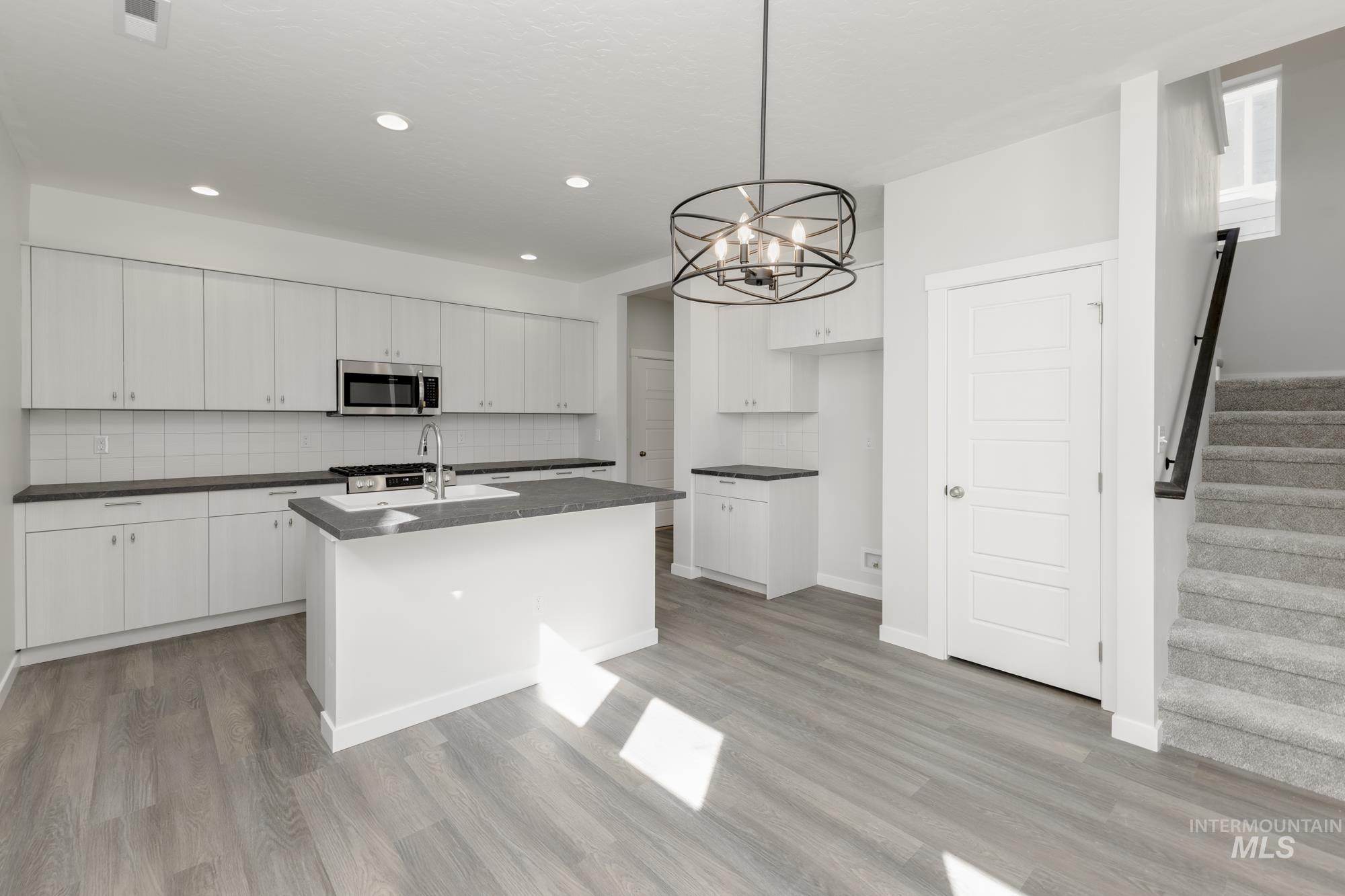2866 E Boulder Basin Dr