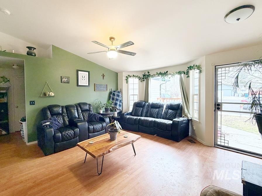 2416 Louisiana Place