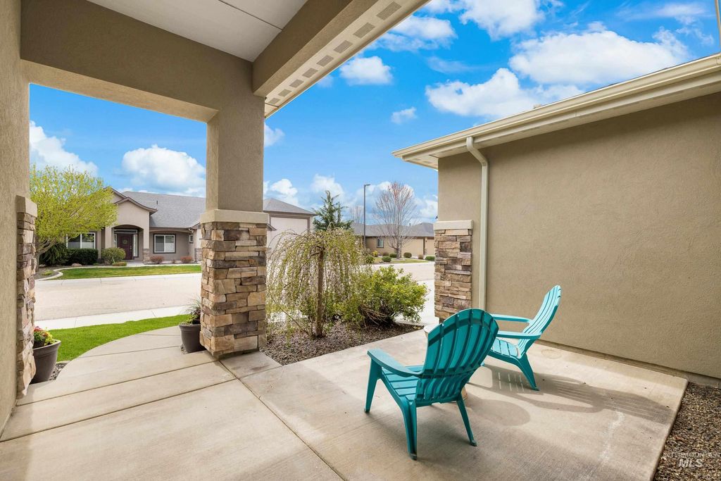 Photo of 488 E Whiskey Flats, Meridian, ID 83642 (MLS # 98979670)