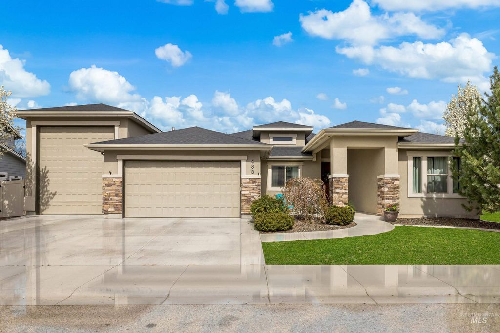 Photo of 488 E Whiskey Flats, Meridian, ID 83642 (MLS # 98979670)