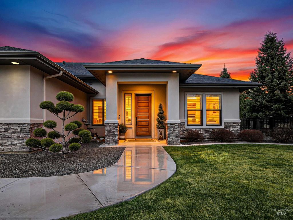 Photo of 1302 W Peak Bello St, Eagle, ID 83616 (MLS # 98977024)