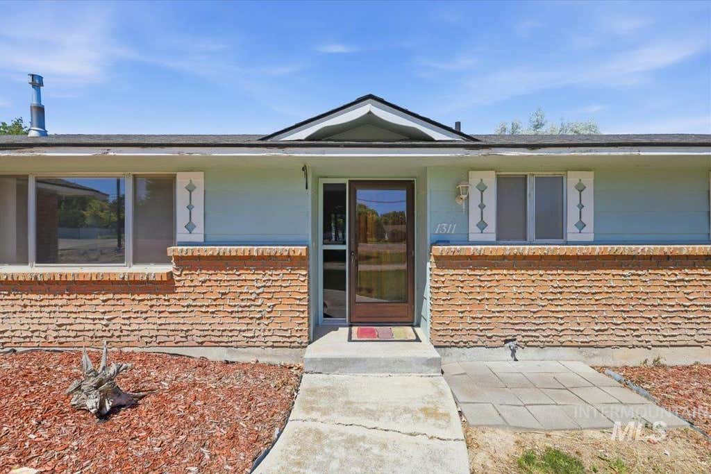 Photo of 1311 N Middleton Rd, Nampa, ID 83651 (MLS # 98992581)