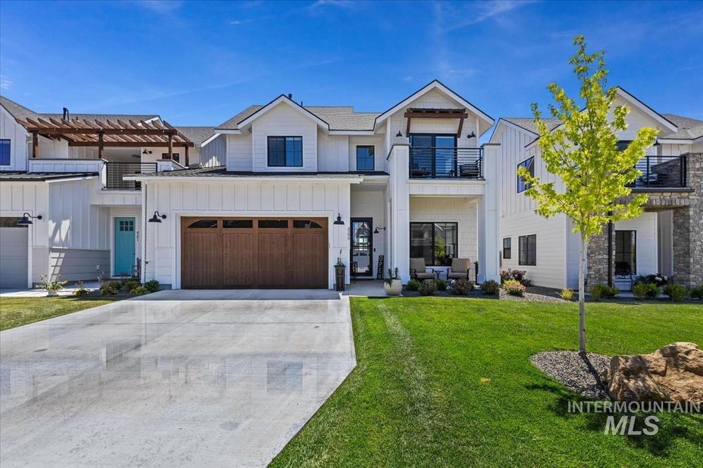 Photo of 4299 W Bay Oak Lane, Meridian, ID 83646 (MLS # 98983954)
