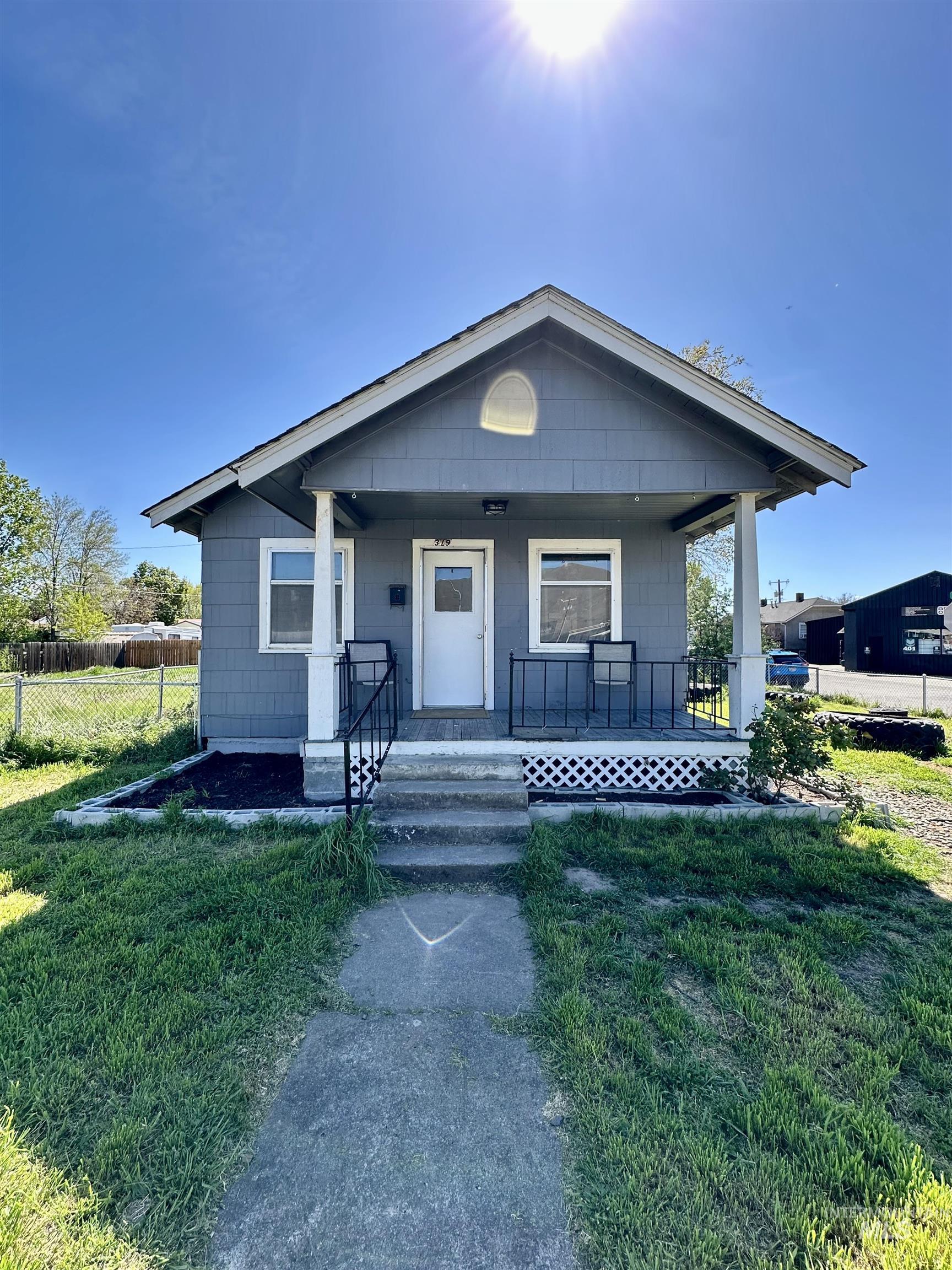 Listing image 2