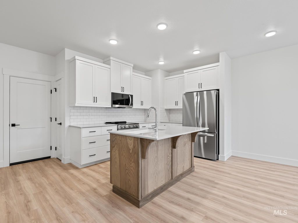 Photo of 2160 E Deep Purple Ln, Meridian, ID 83642 (MLS # 98971613)