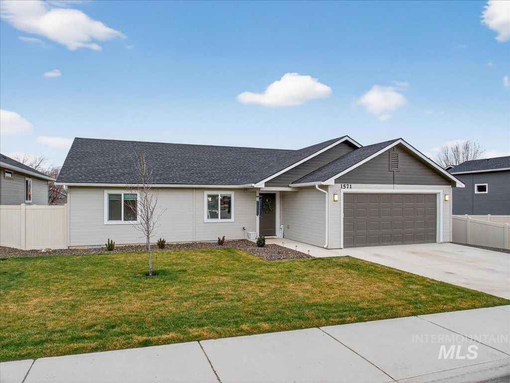 Photo of 1571 Regency Way, Emmett, ID 83617 (MLS # 98979992)