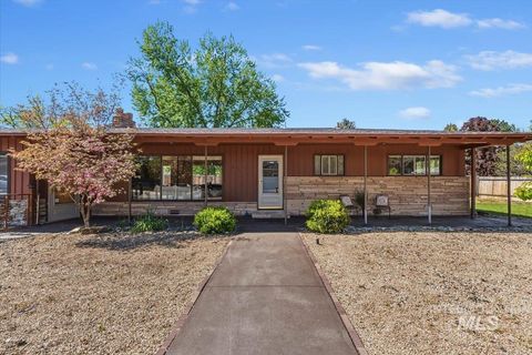 Photo of 1107 Cameron, Boise, ID 83709 (MLS # 98984321)