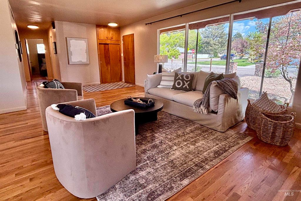 Photo of 1107 Cameron, Boise, ID 83709 (MLS # 98984321)