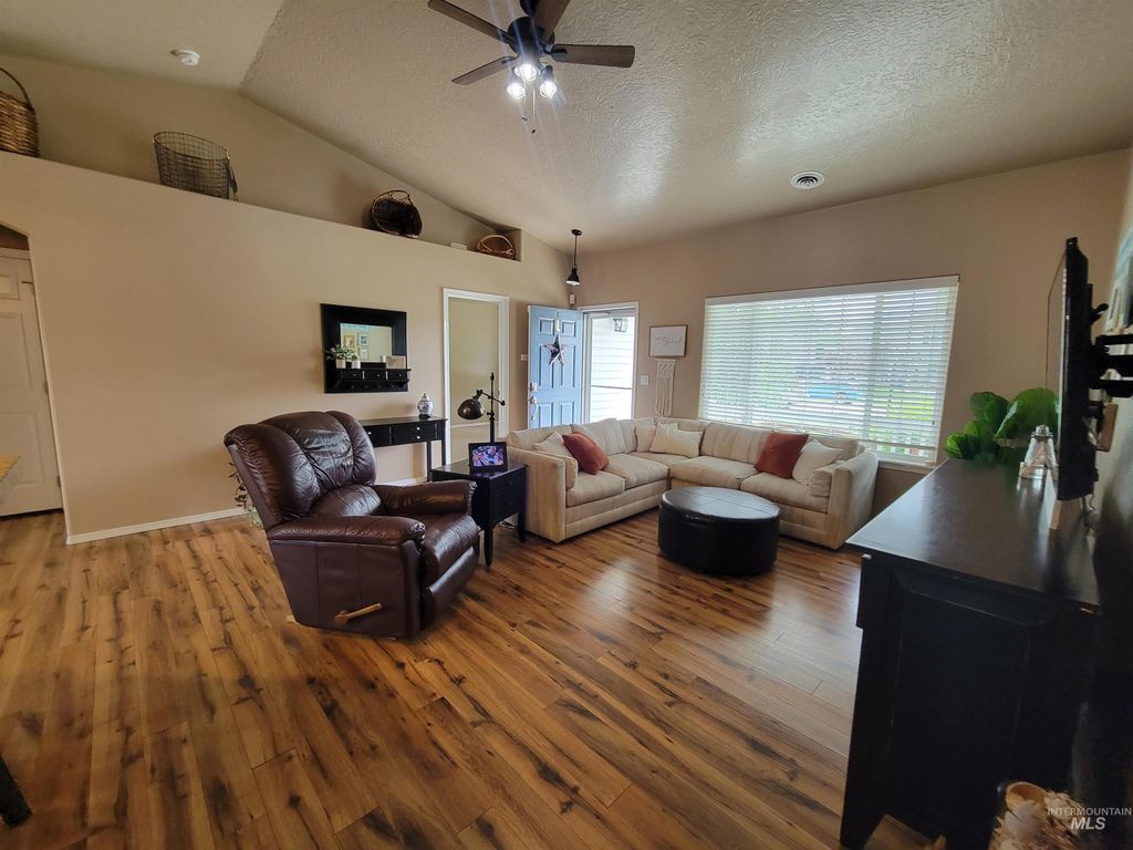 Photo of 252 Archer Rd, Middleton, ID 83644 (MLS # 98988385)