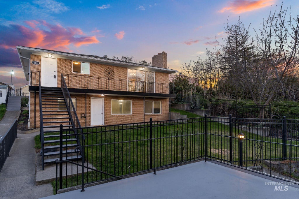 Photo of 303 Highland Ave, Clarkston, WA 99403 (MLS # 98995950)