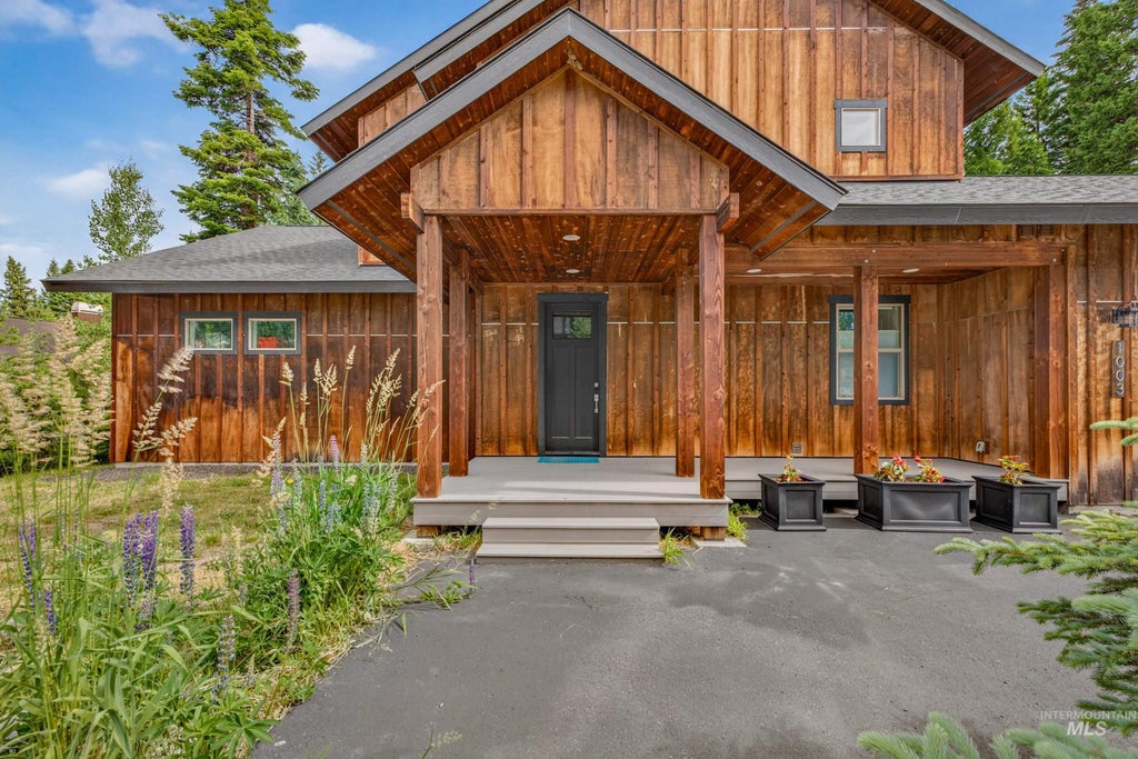Photo of 1003 Violet Way, McCall, ID 83638 (MLS # 98991295)