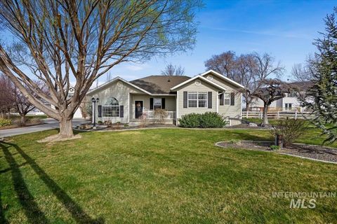 Photo of 1624 Sunflower Lane, Twin Falls, ID 83301 (MLS # 98979435)