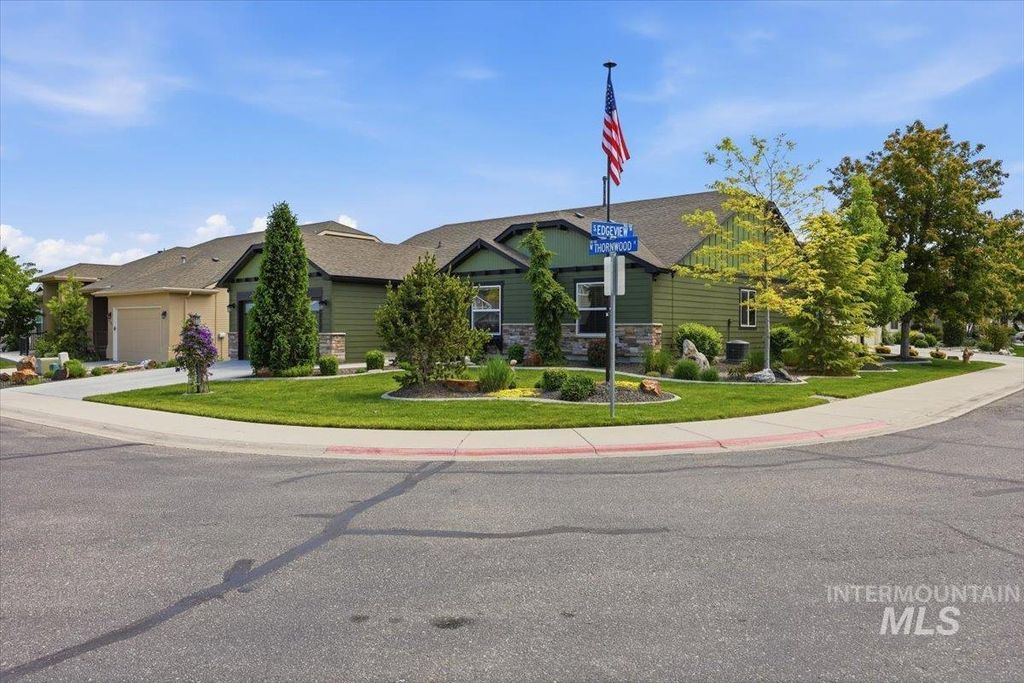 Photo of 519 W Thornwood ST, Nampa, ID 83686 (MLS # 98986155)