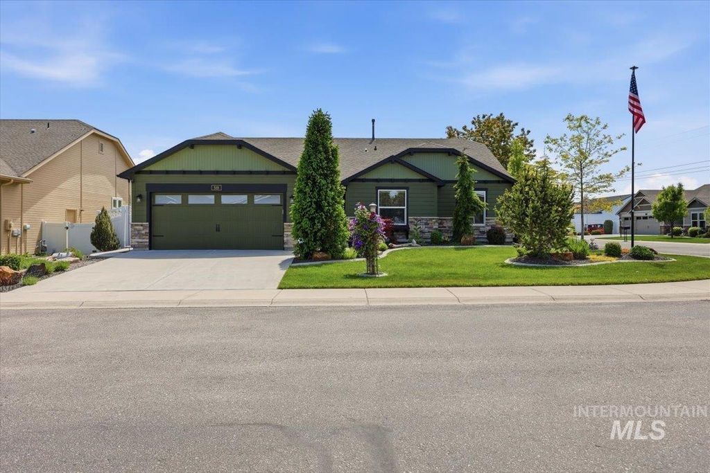 Photo of 519 W Thornwood ST, Nampa, ID 83686 (MLS # 98986155)