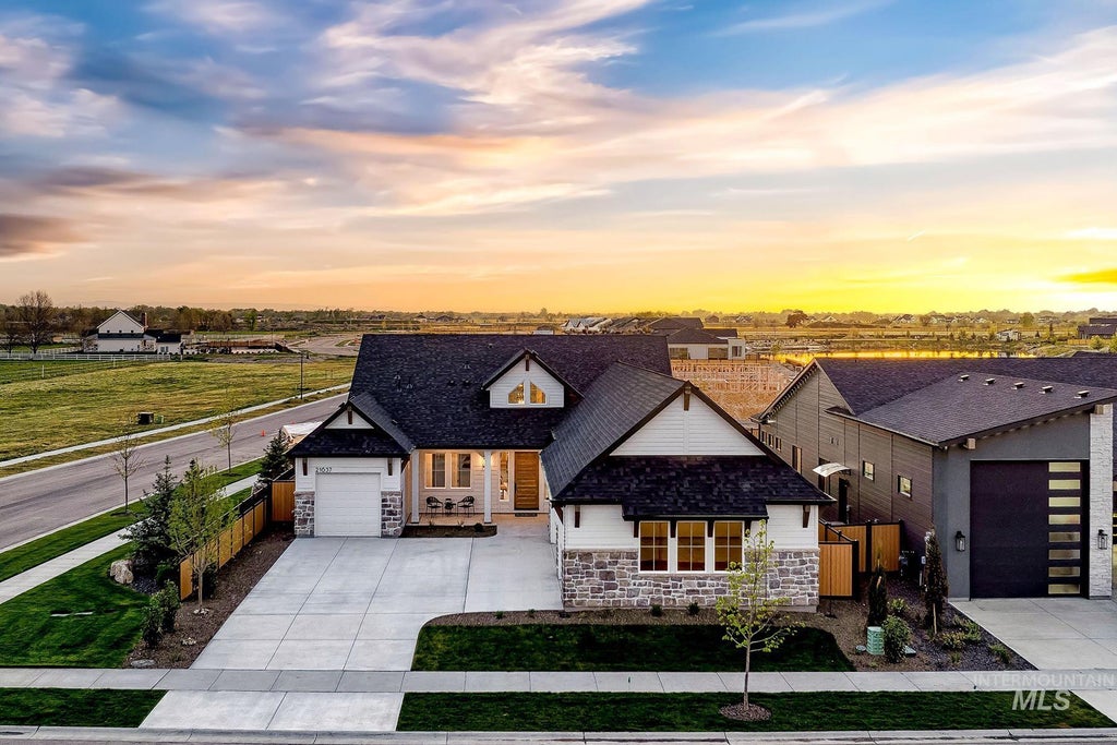 Photo of 21637 Appaloosa Ave, Star, ID 83669 (MLS # 99000061)