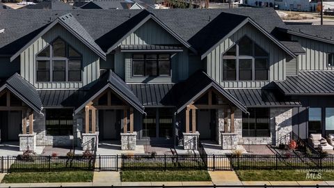 Photo of 2162 W Freya Ct, Eagle, ID 83616 (MLS # 98968875)