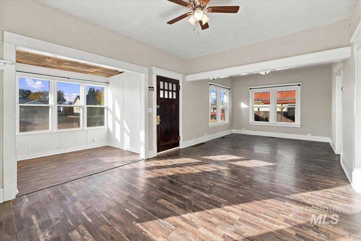 144 W 4th St