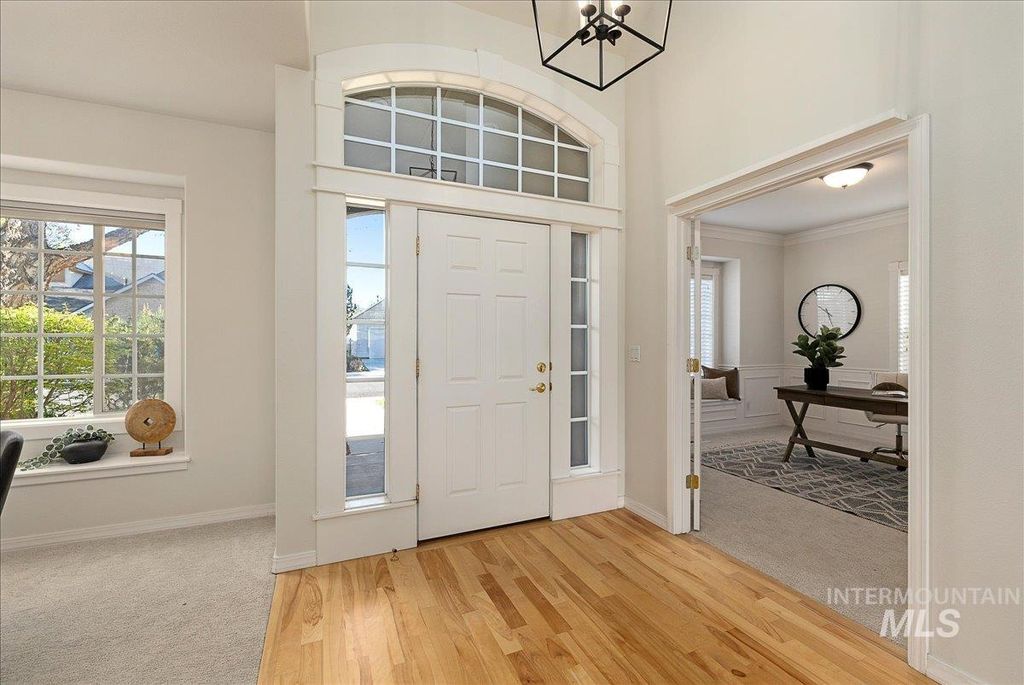 Photo of 1130 W Colchester Dr, Eagle, ID 83616 (MLS # 98983249)