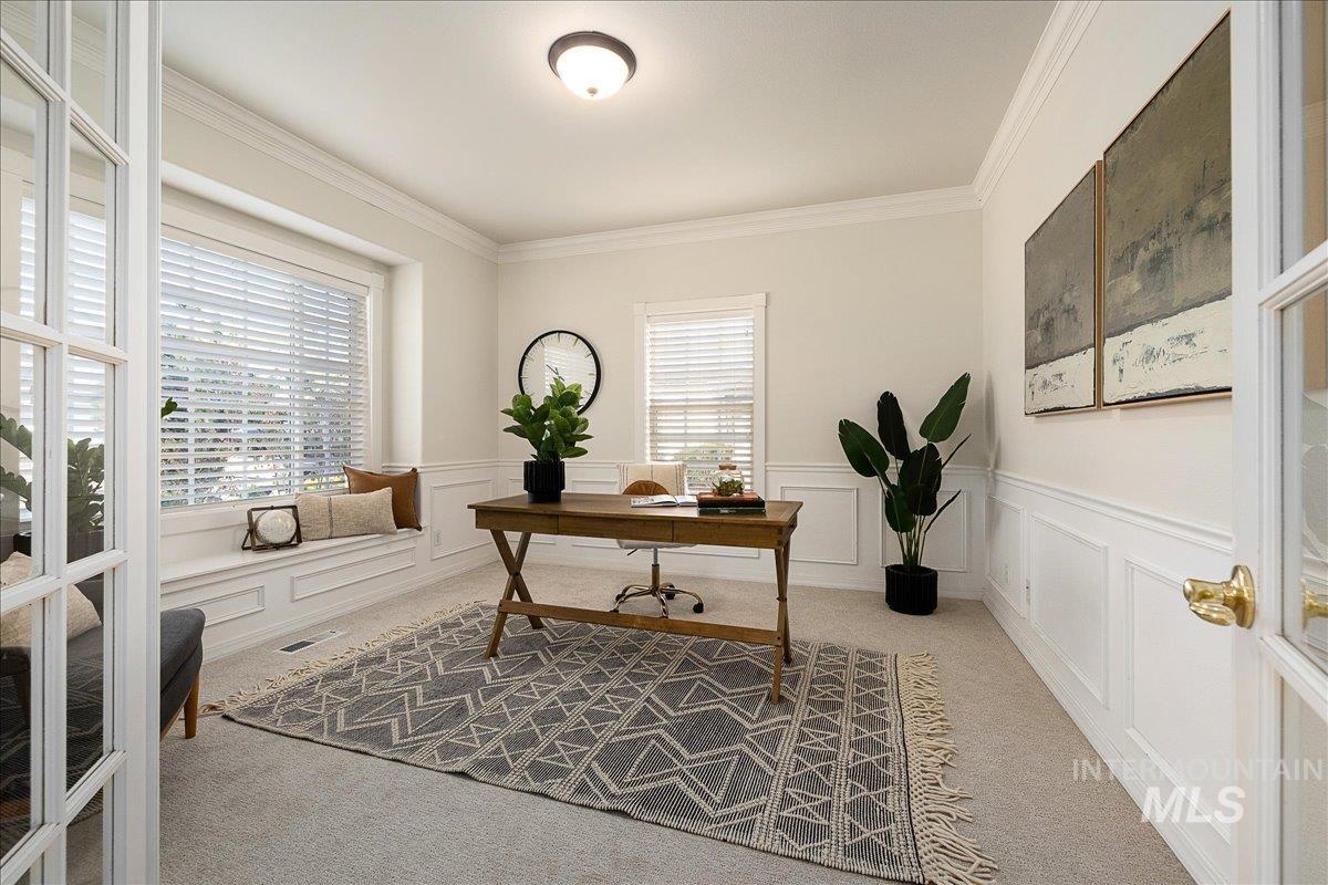 1130 W Colchester Dr