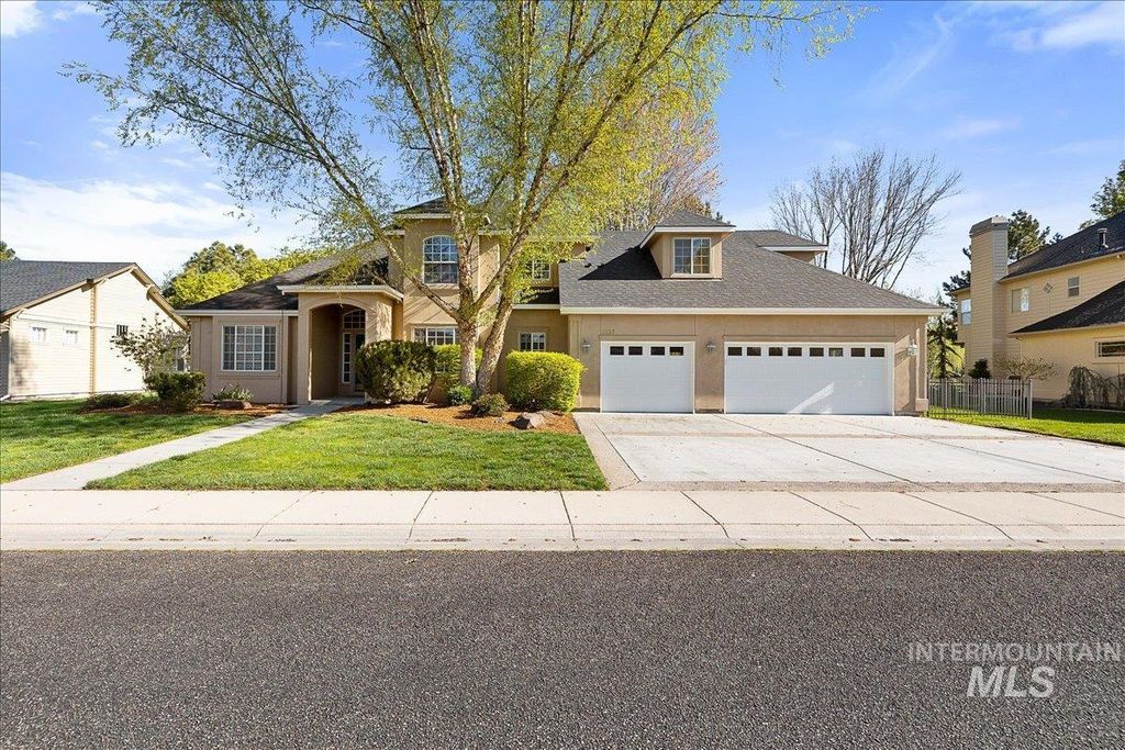 Photo of 1130 W Colchester Dr, Eagle, ID 83616 (MLS # 98983249)