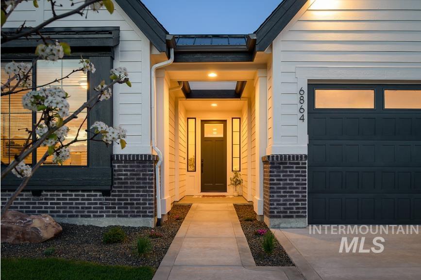 6500 S Mountaintop Way