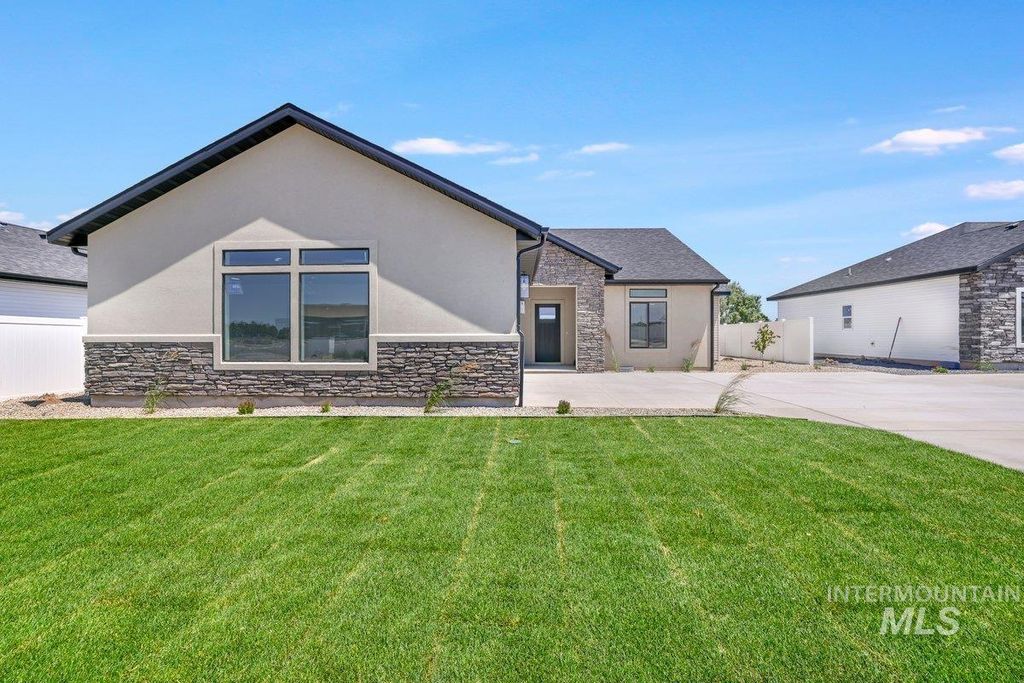 Photo of 951 Gregory Way, Twin Falls, ID 83301 (MLS # 98954638)