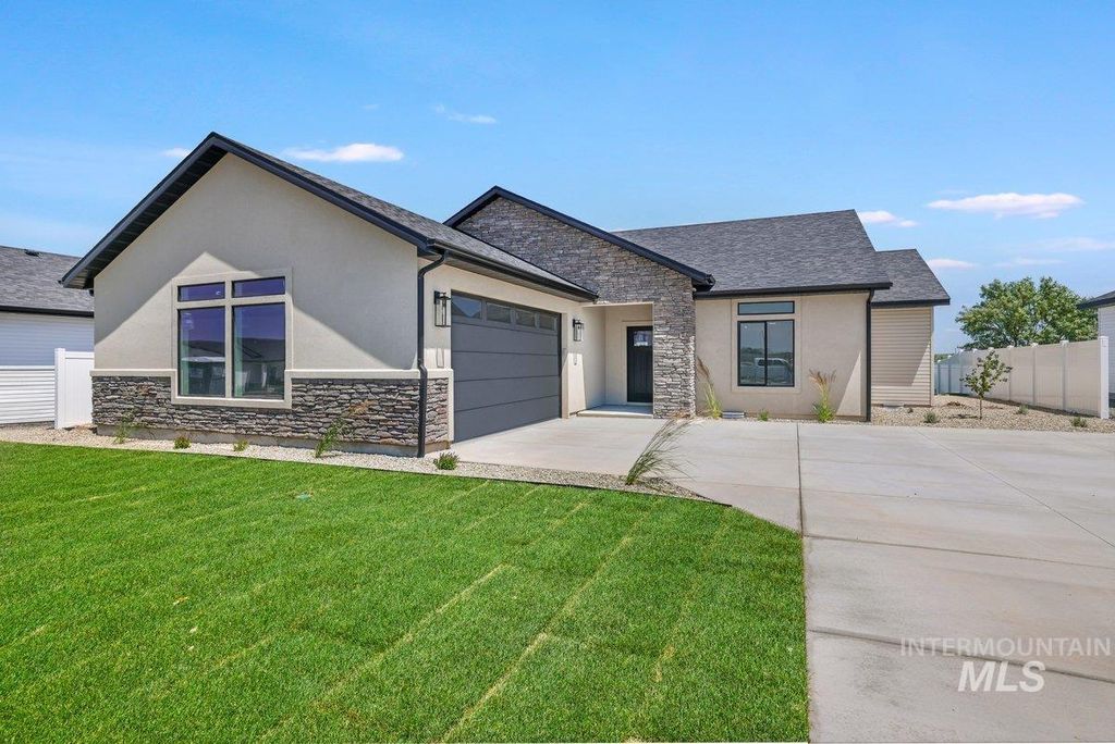 Photo of 951 Gregory Way, Twin Falls, ID 83301 (MLS # 98954638)