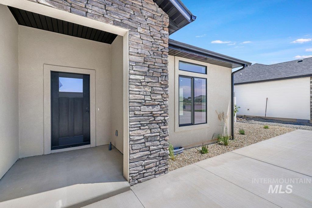 Photo of 951 Gregory Way, Twin Falls, ID 83301 (MLS # 98954638)