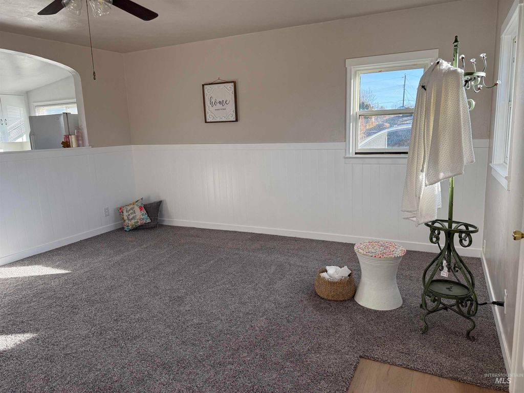 Photo of 1803 Elizabeth Blvd, Twin Falls, ID 83301 (MLS # 98961513)