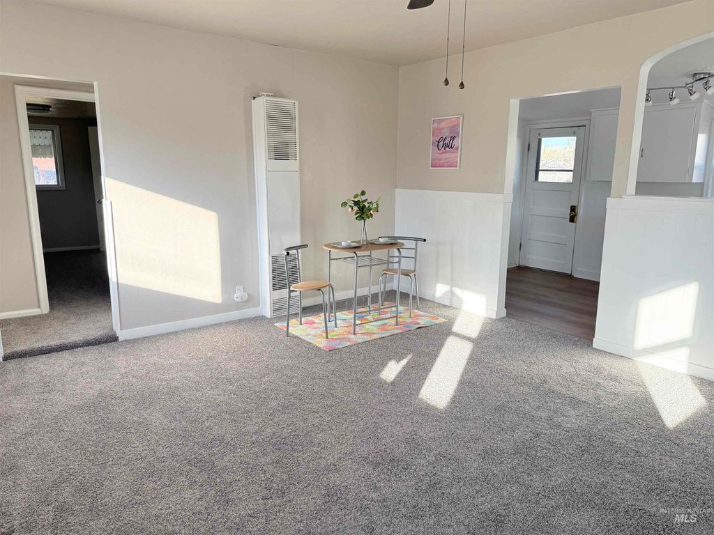 Photo of 1803 Elizabeth Blvd, Twin Falls, ID 83301 (MLS # 98961513)