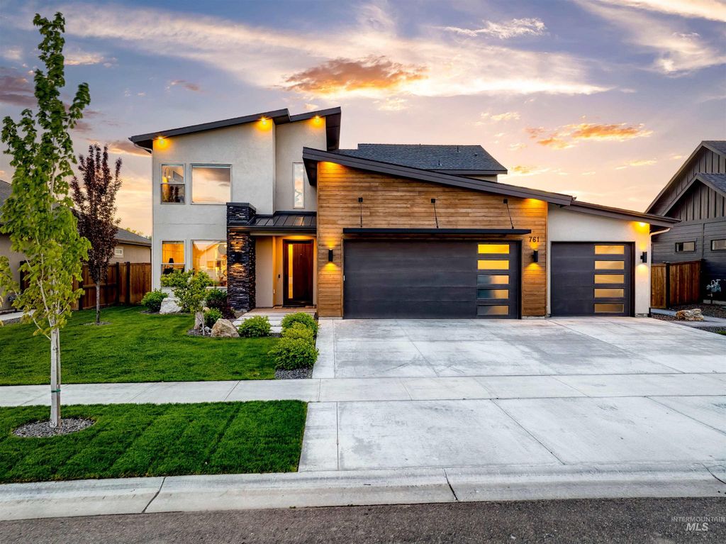 Photo of 761 S Short Ln, Eagle, ID 83616 (MLS # 98983547)