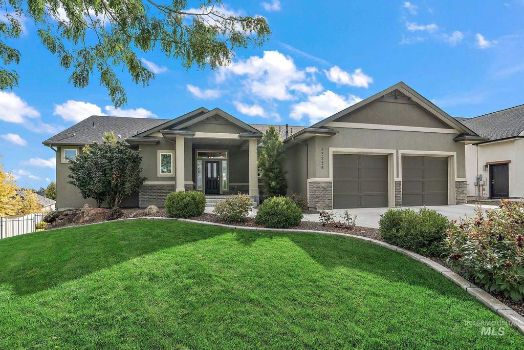 Photo of 12326 S Hunters Point Dr, Nampa, ID 83686 (MLS # 98963500)