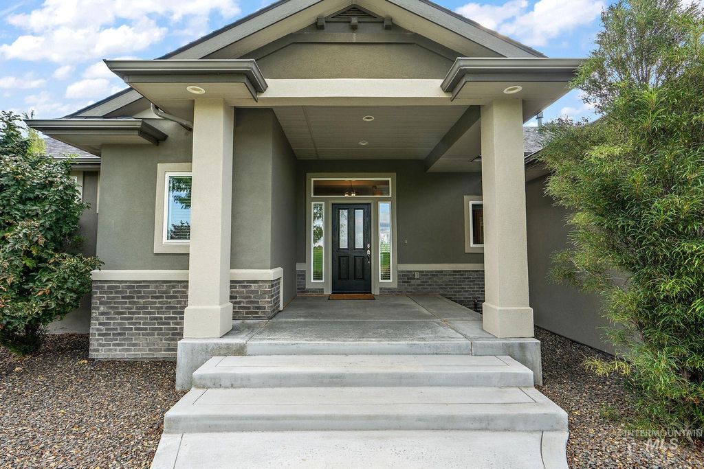 Photo of 12326 S Hunters Point Dr, Nampa, ID 83686 (MLS # 98963500)