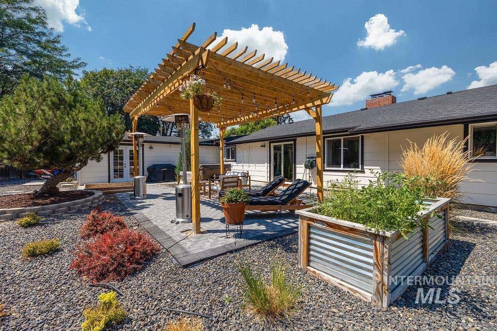 Photo of 210 Marvin Street, Caldwell, ID 83605 (MLS # 98996076)