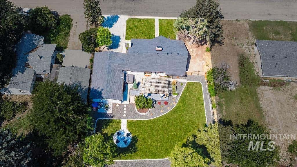 Photo of 210 Marvin Street, Caldwell, ID 83605 (MLS # 98996076)