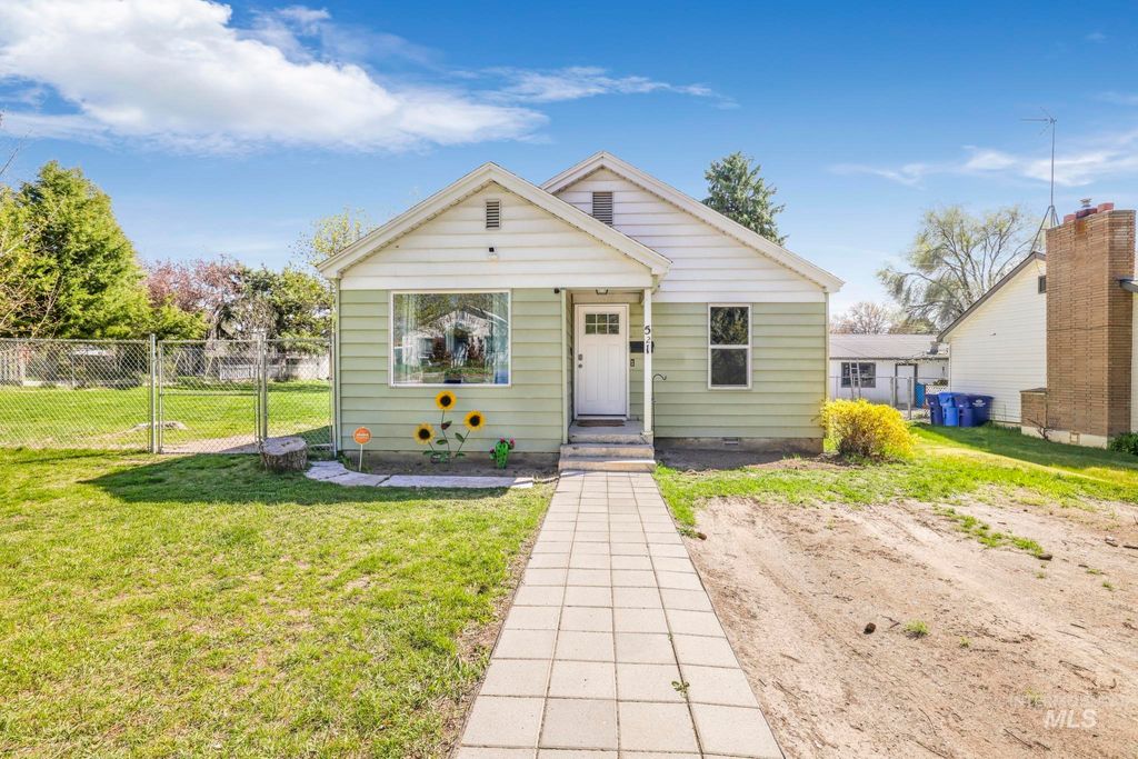 Photo of 521 E Ave D, Jerome, ID 83338 (MLS # 98984845)